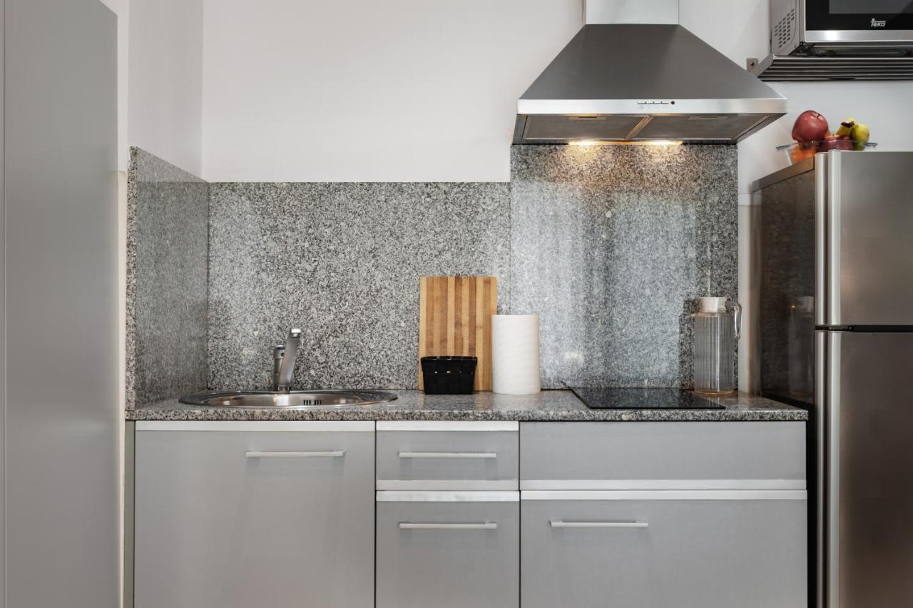 Apartments Sata Olimpic Village Area Барселона Екстериор снимка
